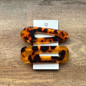 The Uniform Liberty of London Tortoise hair clip duo